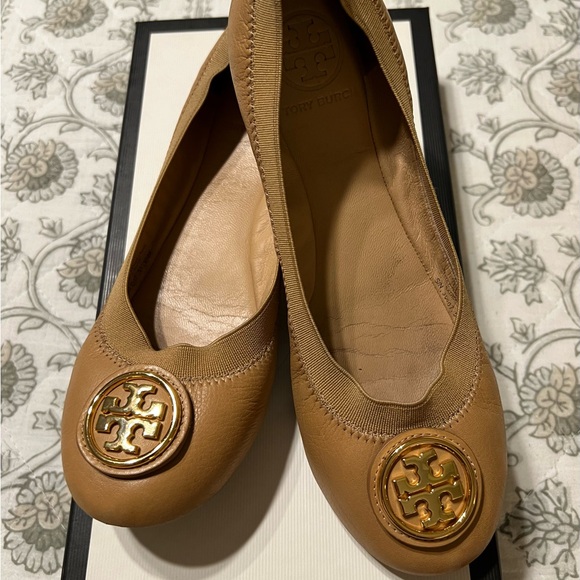 TORY BURCH CAROLINE 2' BALLET FLATS SIZE SAND/TAN NAPPA LEATHER SIZE 6.5 US - Picture 7 of 12